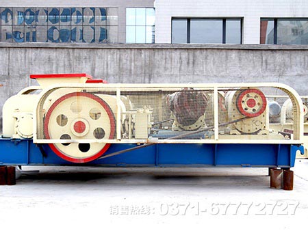 齒輥破碎機(jī)和對(duì)輥破碎機(jī)結(jié)構(gòu)、破碎方式等對(duì)比