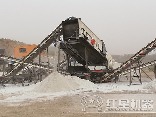 汽車移動磕石機(jī)多少錢，性價比怎么樣？