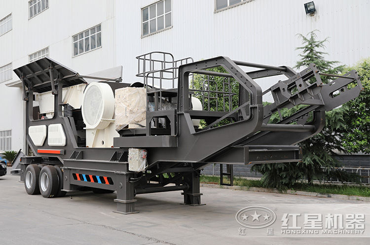 小型移動磕石機(jī)多少錢？日產(chǎn)能達(dá)到百噸以上嗎